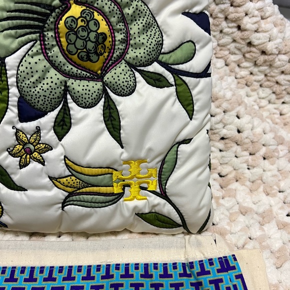 Tory Burch - Picture 5 of 6